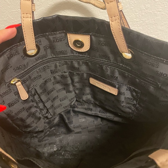 Michael Kors Patent Leather Jet Set Tote - Picture 3 of 6